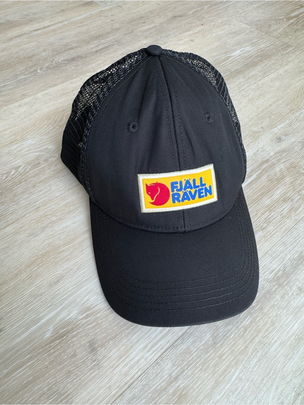 Fjallraven Trucker Hat Black Mesh Snapback Cap L/XL